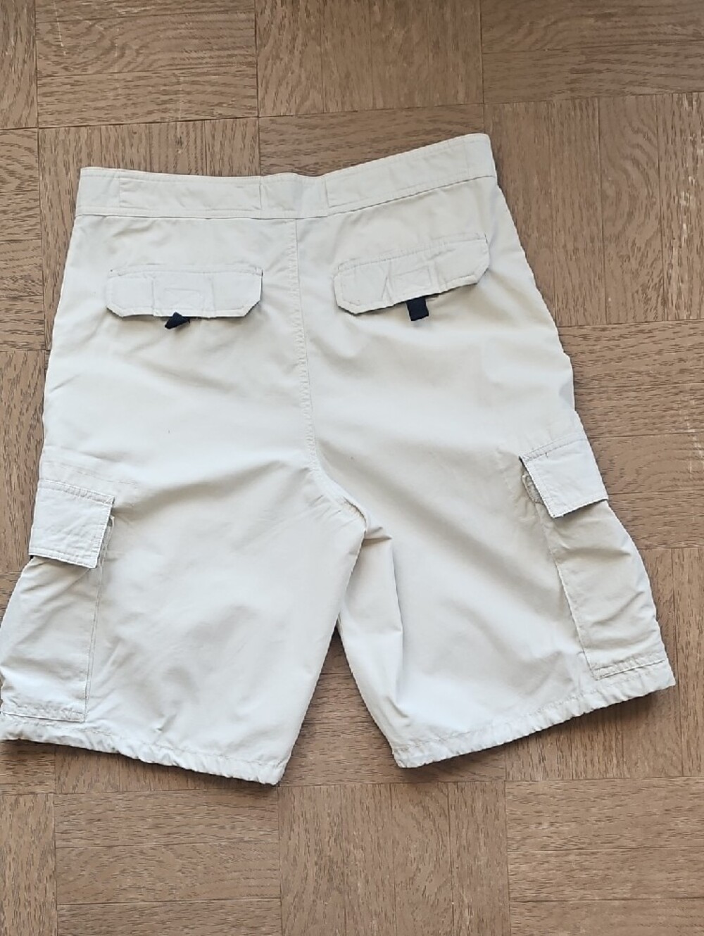 Express Men's Cargo Shorts Cream with Utility Pockets - Picture 4 of 5